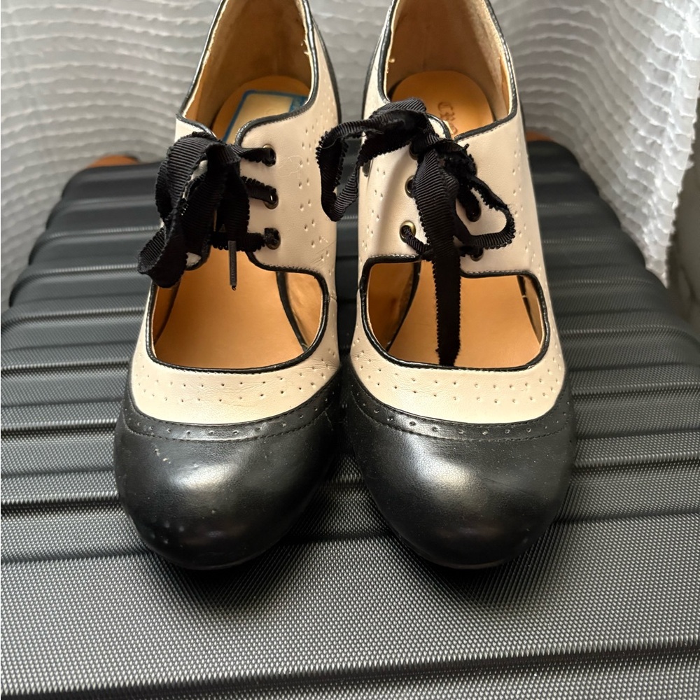 Crown Black and Cream Wedge Shoes - Picture 2 of 6